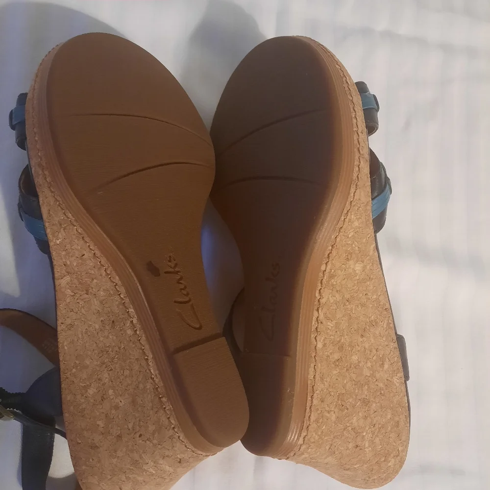 Clarks Cork wedge sandals Size 9